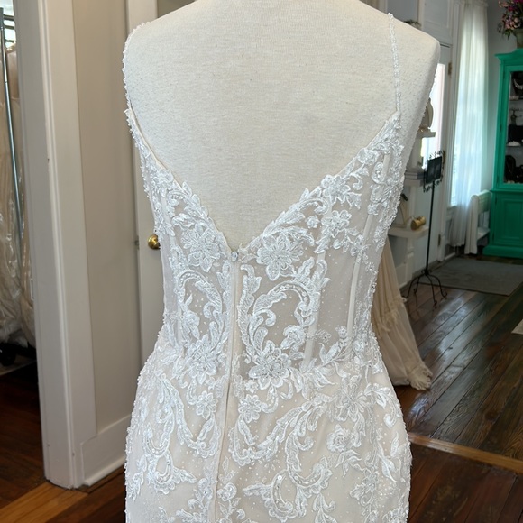 Chic Nostalgia bridal gown, multiple sizes, Ashbala, NWT - Picture 3 of 11